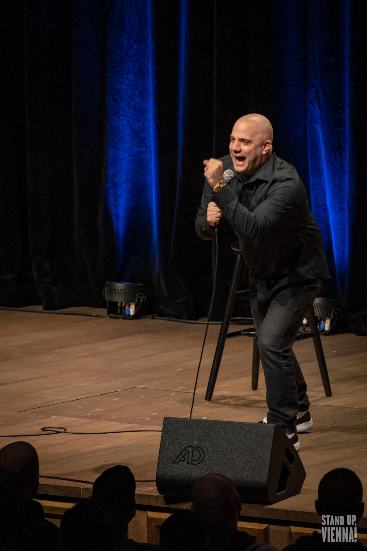 Bill Burr – STAND UP, VIENNA!1516 x 2271